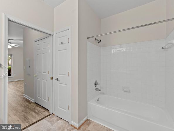 2911 Deer Hollow Way 118, Fairfax VA 22031