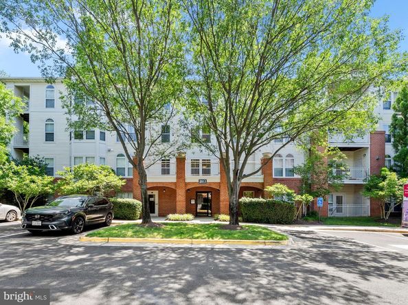 2911 Deer Hollow Way 118, Fairfax VA 22031