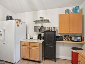 3705 S Four Mile Run Drive S, Arlington VA 22206