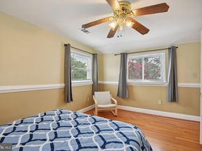 3705 S Four Mile Run Drive S, Arlington VA 22206