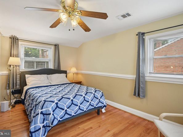 3705 S Four Mile Run Drive S, Arlington VA 22206