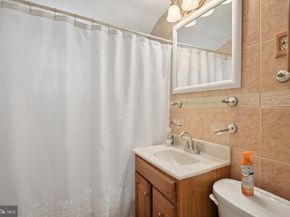 3705 S Four Mile Run Drive S, Arlington VA 22206