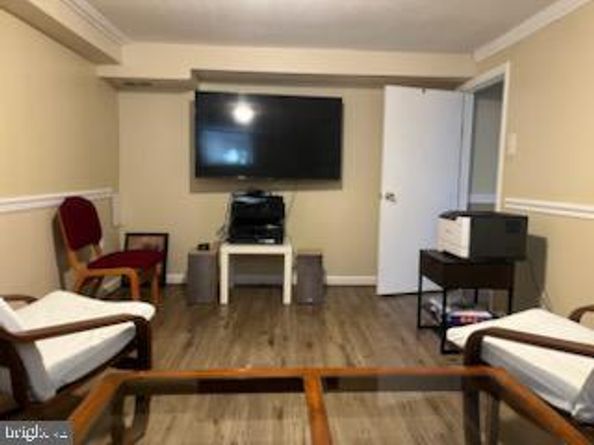 3705 S Four Mile Run Drive S, Arlington VA 22206