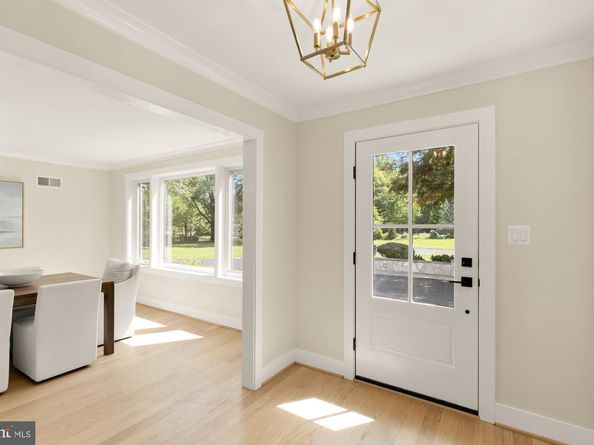 10700 Alloway Drive, Potomac MD 20854