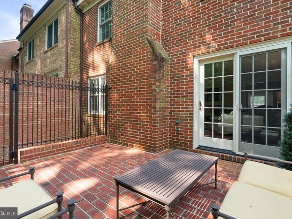 2317 S Queen Street, Arlington VA 22202