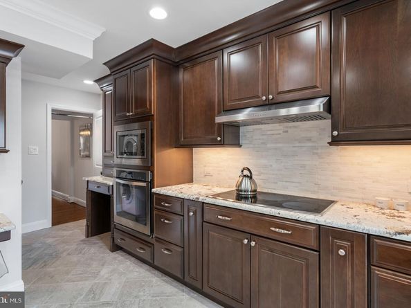 2317 S Queen Street, Arlington VA 22202