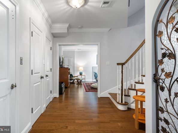 2317 S Queen Street, Arlington VA 22202