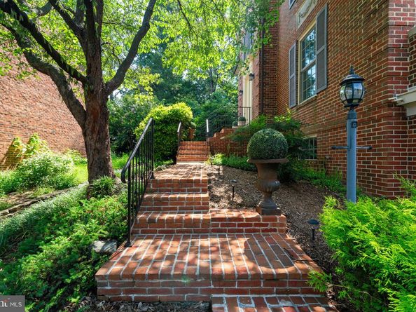 2317 S Queen Street, Arlington VA 22202