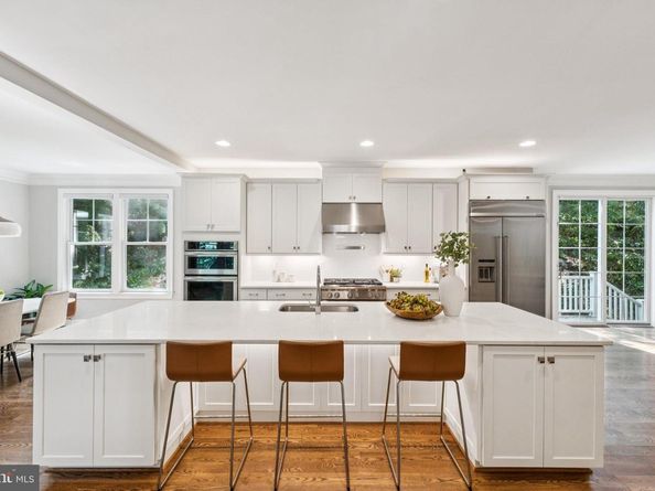 2354 N Quebec Street, Arlington VA 22207