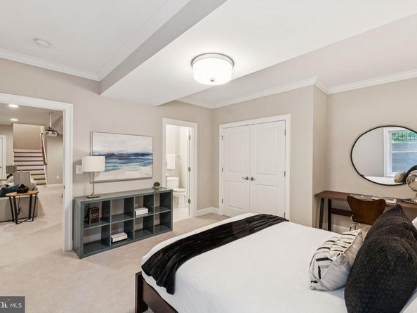 2354 N Quebec Street, Arlington VA 22207