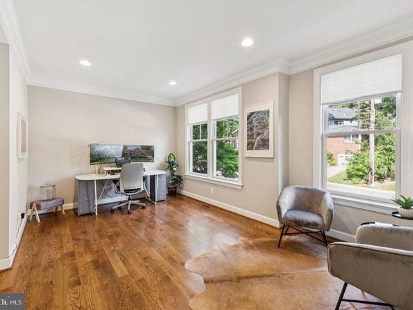 2354 N Quebec Street, Arlington VA 22207