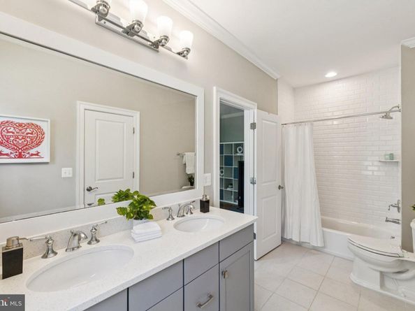 2354 N Quebec Street, Arlington VA 22207