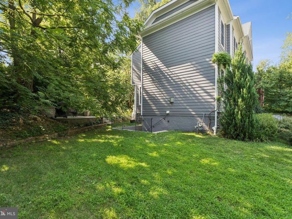 2354 N Quebec Street, Arlington VA 22207