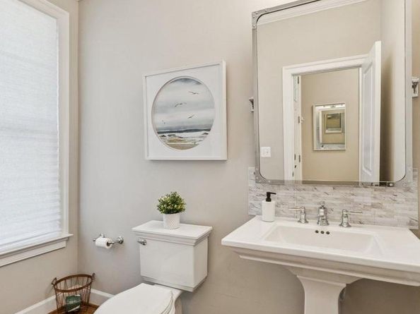 2354 N Quebec Street, Arlington VA 22207