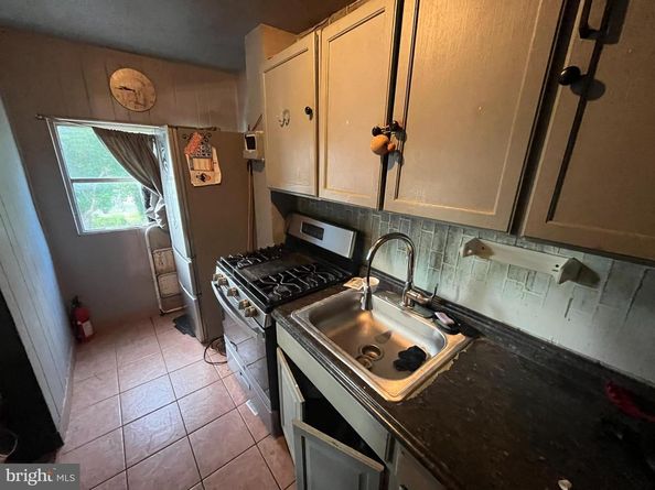 7023 Guilford Road, Upper Darby PA 19082