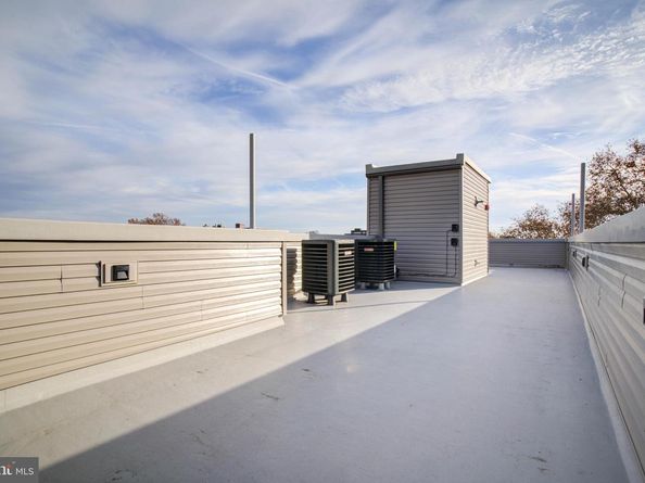 5005 Walnut Street, Philadelphia PA 19139