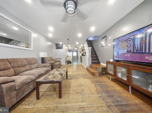 2421 S Fairhill Street, Philadelphia PA 19148