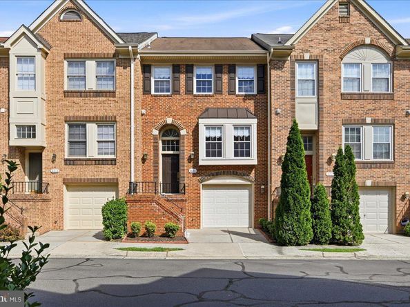 8015 Merry Oaks Court, Vienna VA 22182