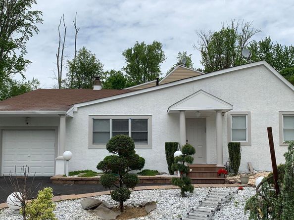 3332 Philmont Avenue, Huntingdon Valley PA 19006