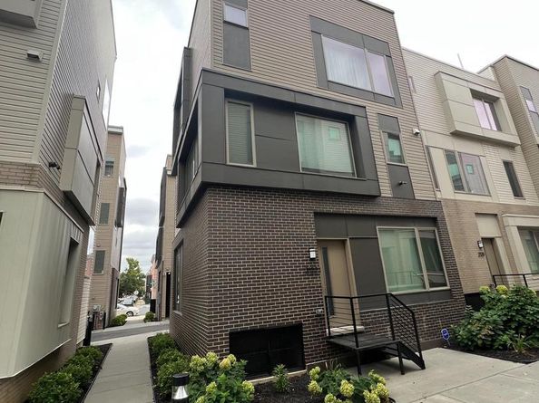 2122 Kensington Walk, Philadelphia PA 19125