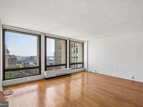 210 Locust Street 18HW, Philadelphia PA 19106