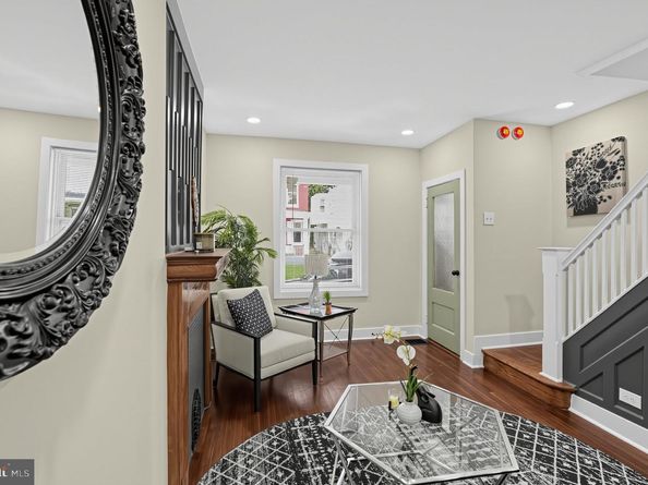 24 W Duval Street, Philadelphia PA 19144