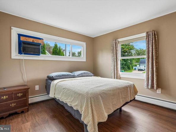 20 Kindle Lane, Levittown PA 19055
