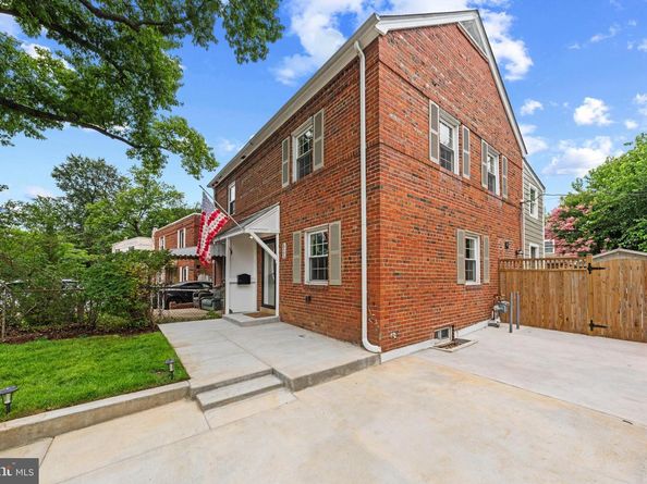 825 S Ivy Street, Arlington VA 22204