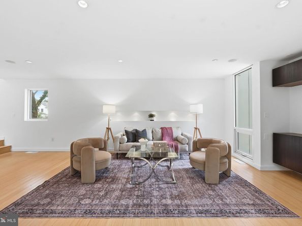 213 E Raymond Avenue, Alexandria VA 22301