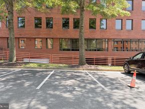610 Bashford Lane 1301, Alexandria VA 22314