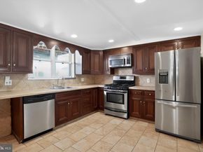 933 Fernon Street, Philadelphia PA 19148