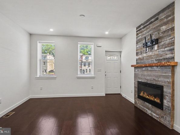3520 W Allegheny Avenue, Philadelphia PA 19132