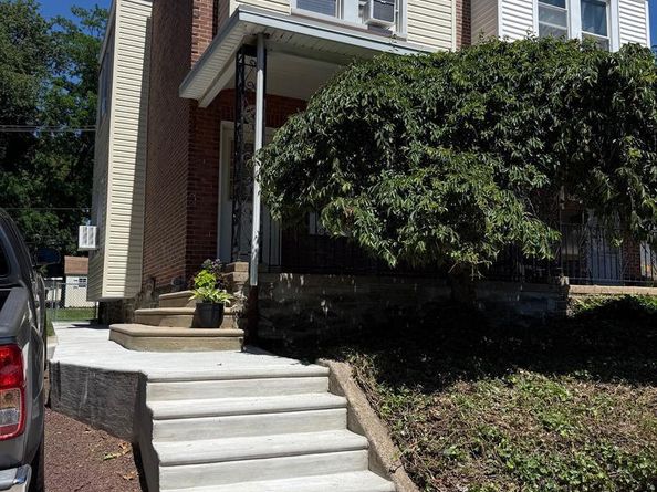 7038 Shelbourne Street, Philadelphia PA 19111