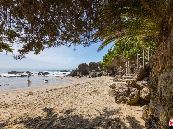 31532 Victoria Point Road, Malibu CA 90265