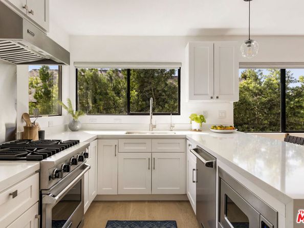 647 Imogen Avenue, Los Angeles CA 90026