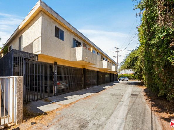 3840 Inglewood Boulevard 8, Los Angeles CA 90066
