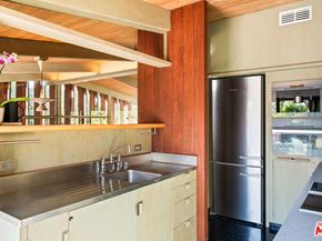 815 Bramble Way, Los Angeles CA 90049