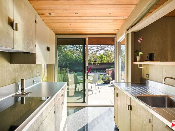 815 Bramble Way, Los Angeles CA 90049