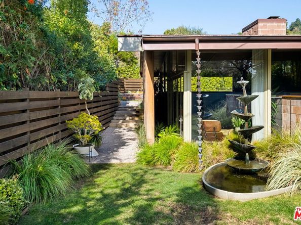 815 Bramble Way, Los Angeles CA 90049