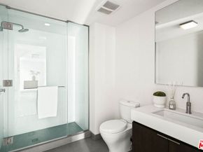 1755 Ocean Avenue 512, Santa Monica CA 90401
