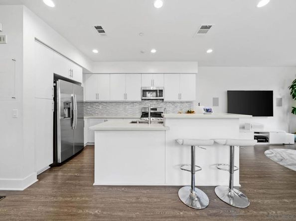 2335 Aperture Circle, San Diego CA 92108