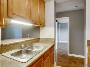 4041 Oakcrest Drive 207, San Diego CA 92105