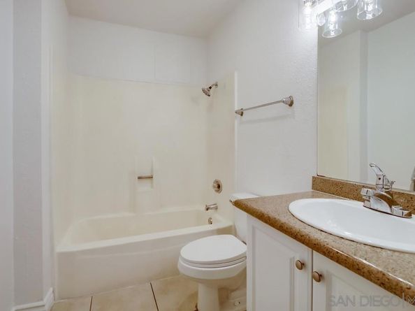 4041 Oakcrest Drive 207, San Diego CA 92105