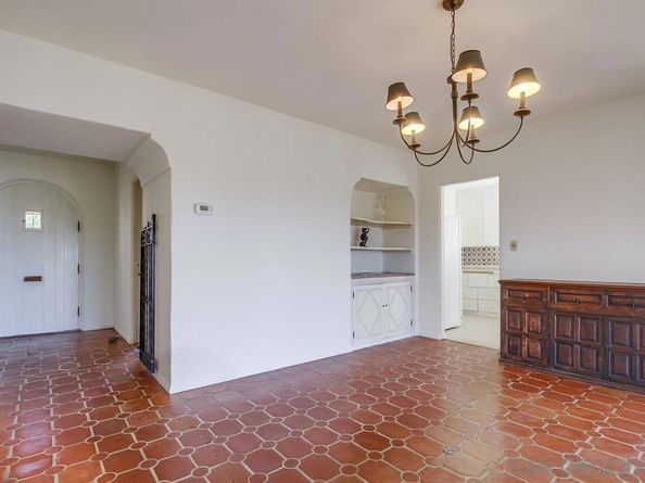 2854 Albatross St, San Diego CA 92103