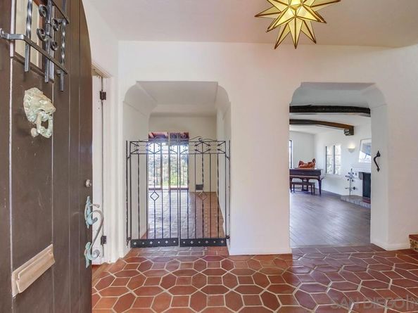 2854 Albatross St, San Diego CA 92103