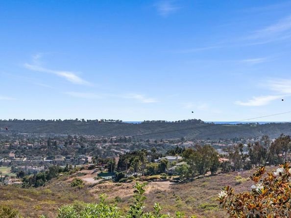 3229 Sitio Montecillo, Carlsbad CA 92009