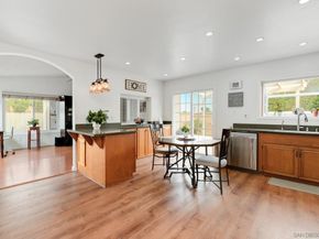 1568 Larkhaven Dr, Chula Vista CA 91911