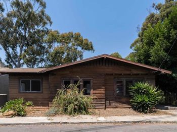 4396 Arcadia Dr