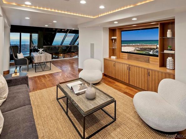 100 Harbor Dr 4102, San Diego CA 92101