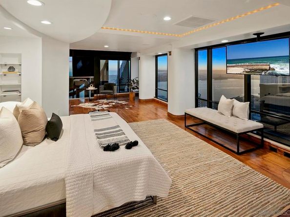 100 Harbor Dr 4102, San Diego CA 92101